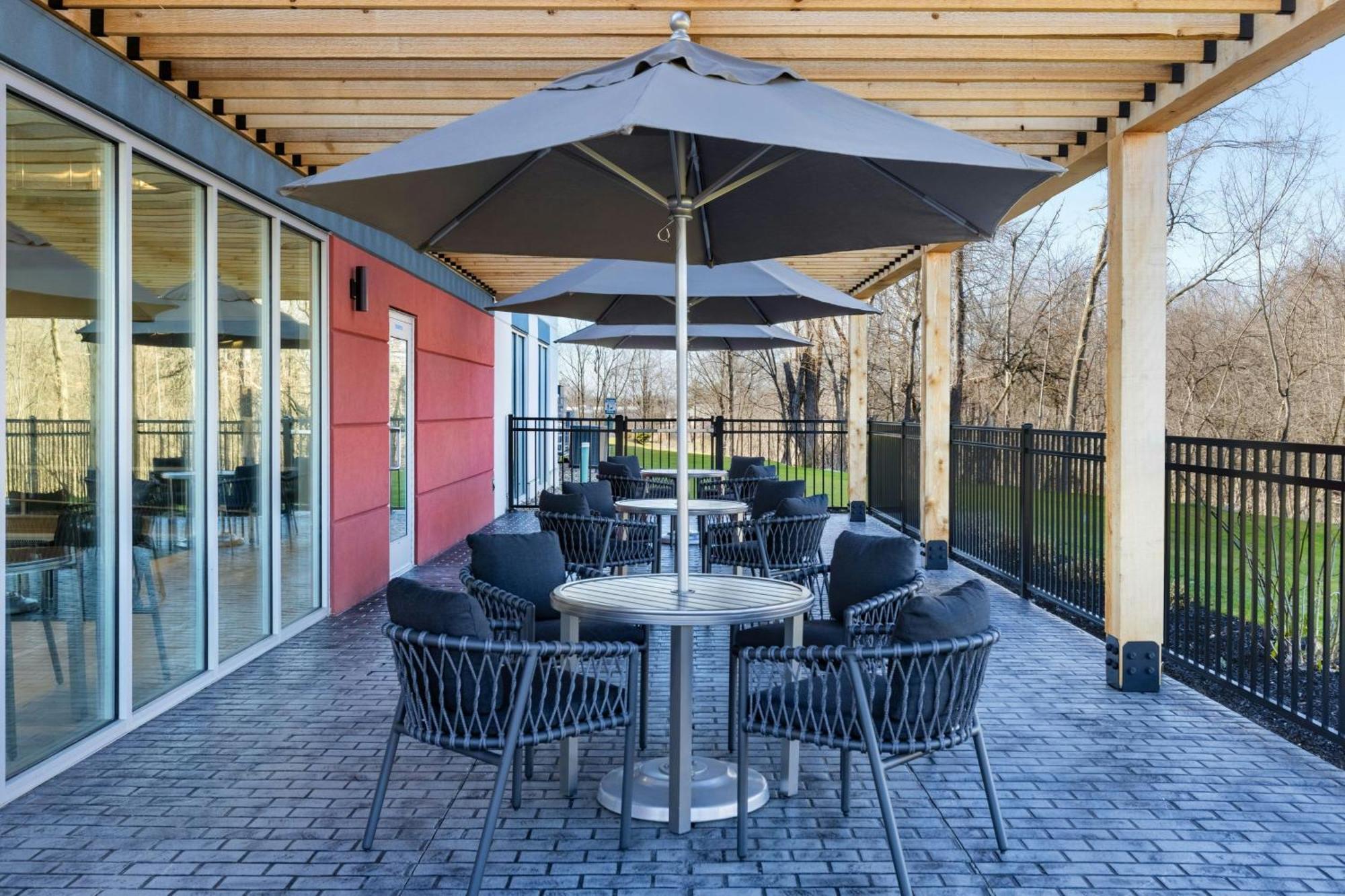 Towneplace Suites By Marriott Geneva At Spire Academy Екстер'єр фото