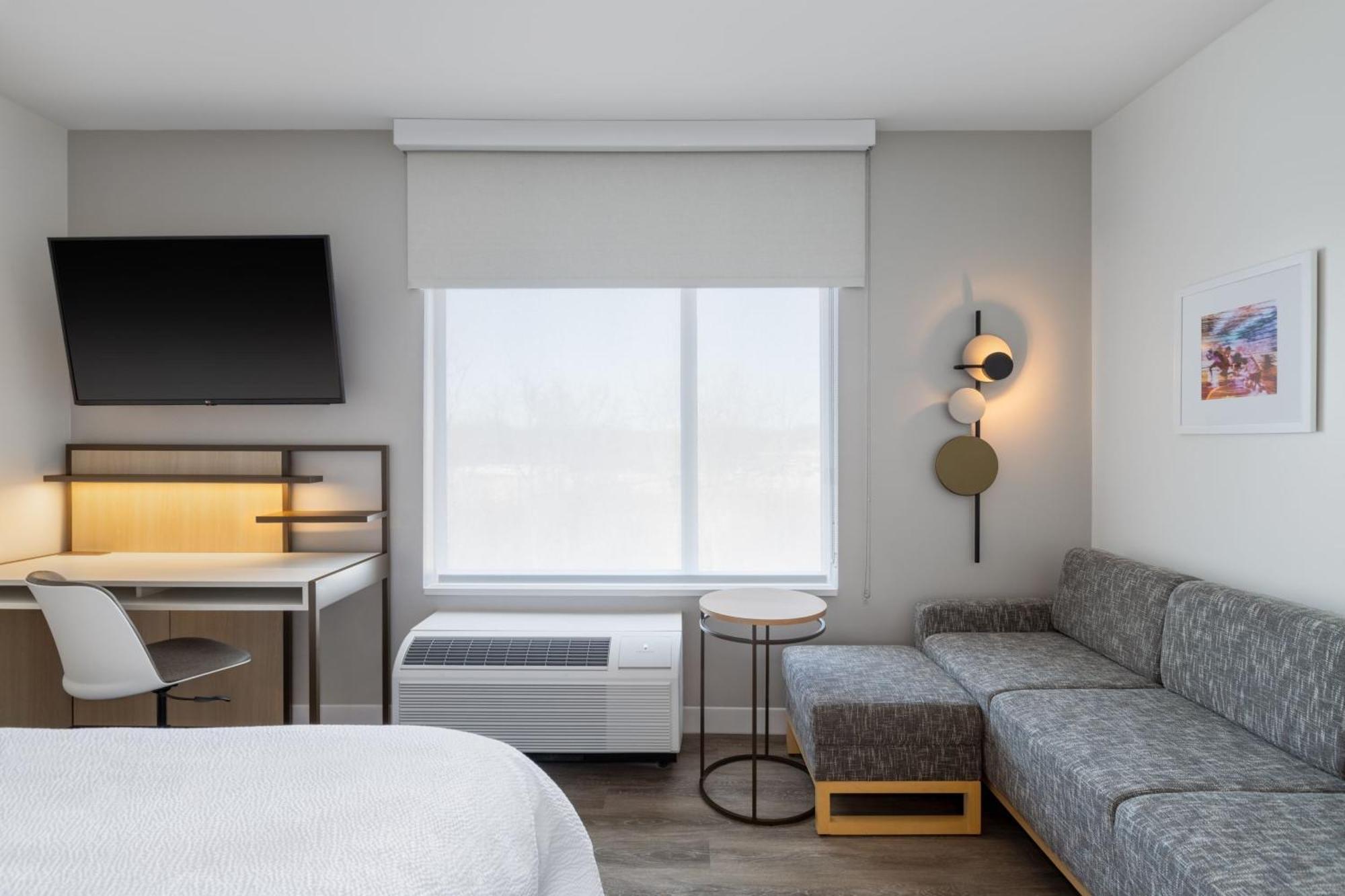 Towneplace Suites By Marriott Geneva At Spire Academy Екстер'єр фото