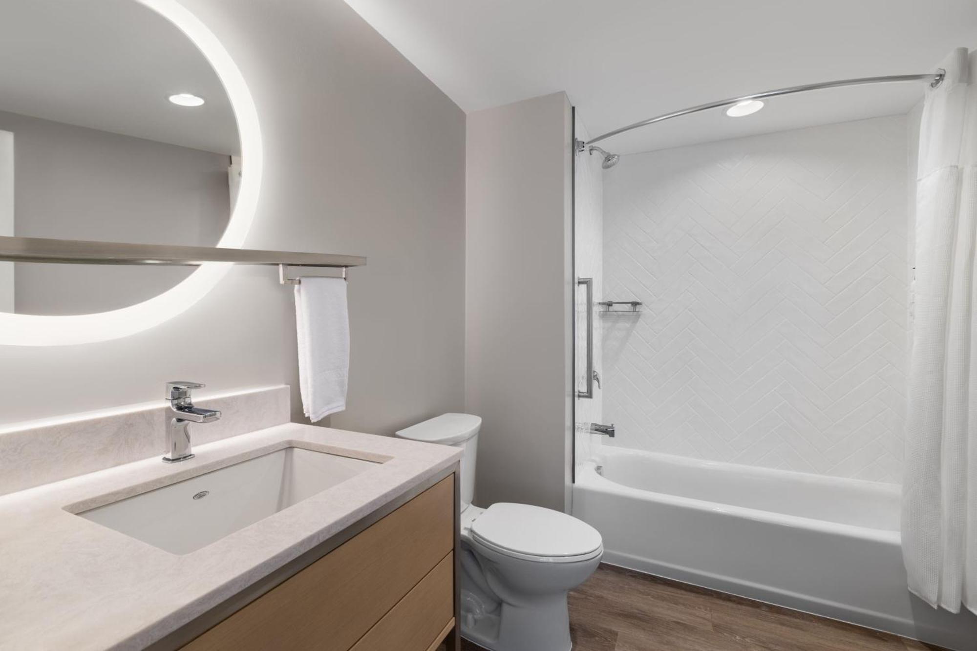 Towneplace Suites By Marriott Geneva At Spire Academy Екстер'єр фото