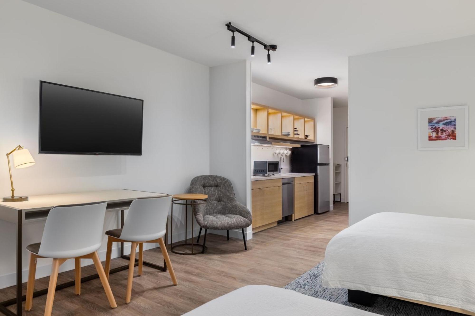 Towneplace Suites By Marriott Geneva At Spire Academy Екстер'єр фото