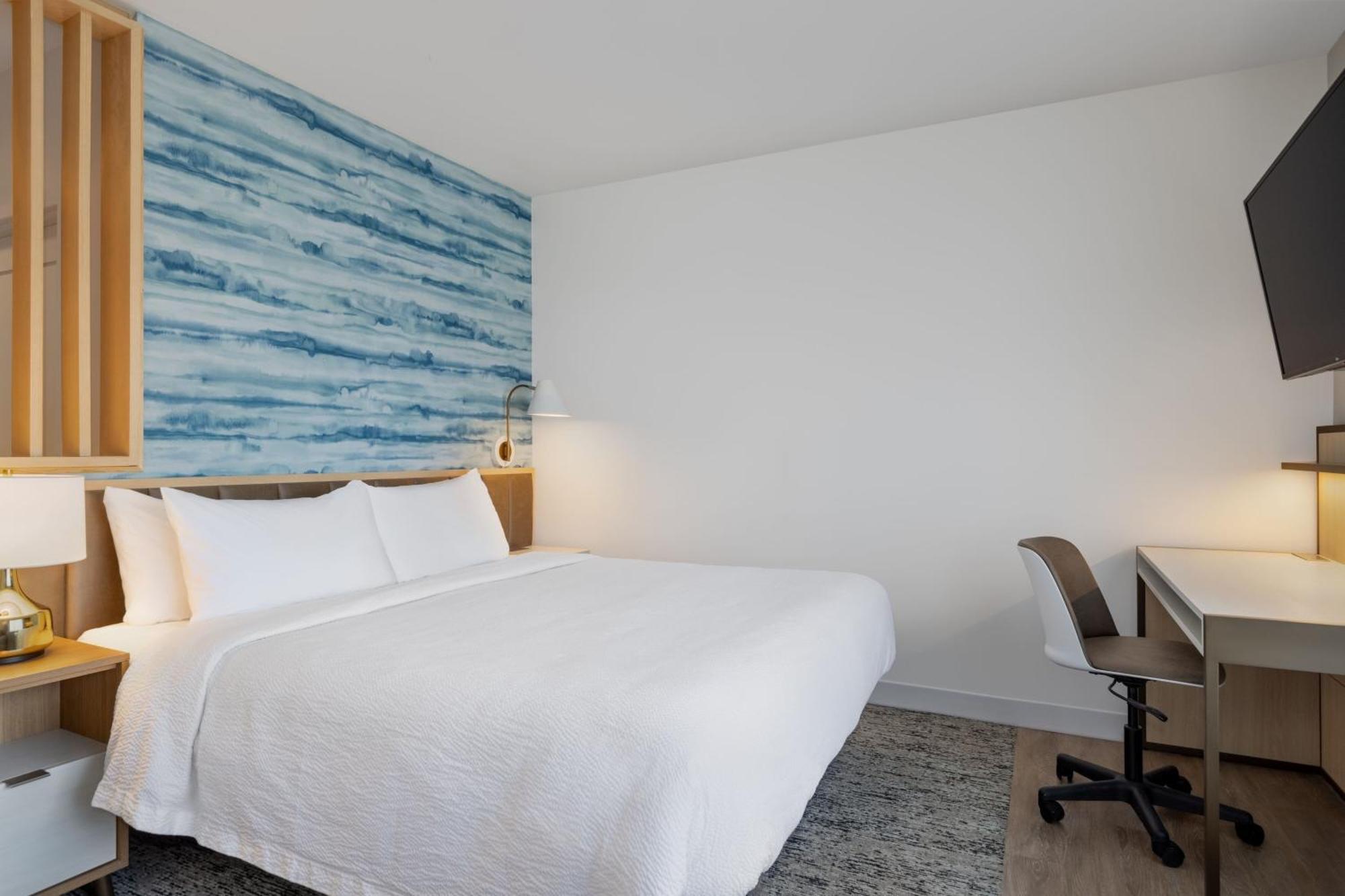 Towneplace Suites By Marriott Geneva At Spire Academy Екстер'єр фото