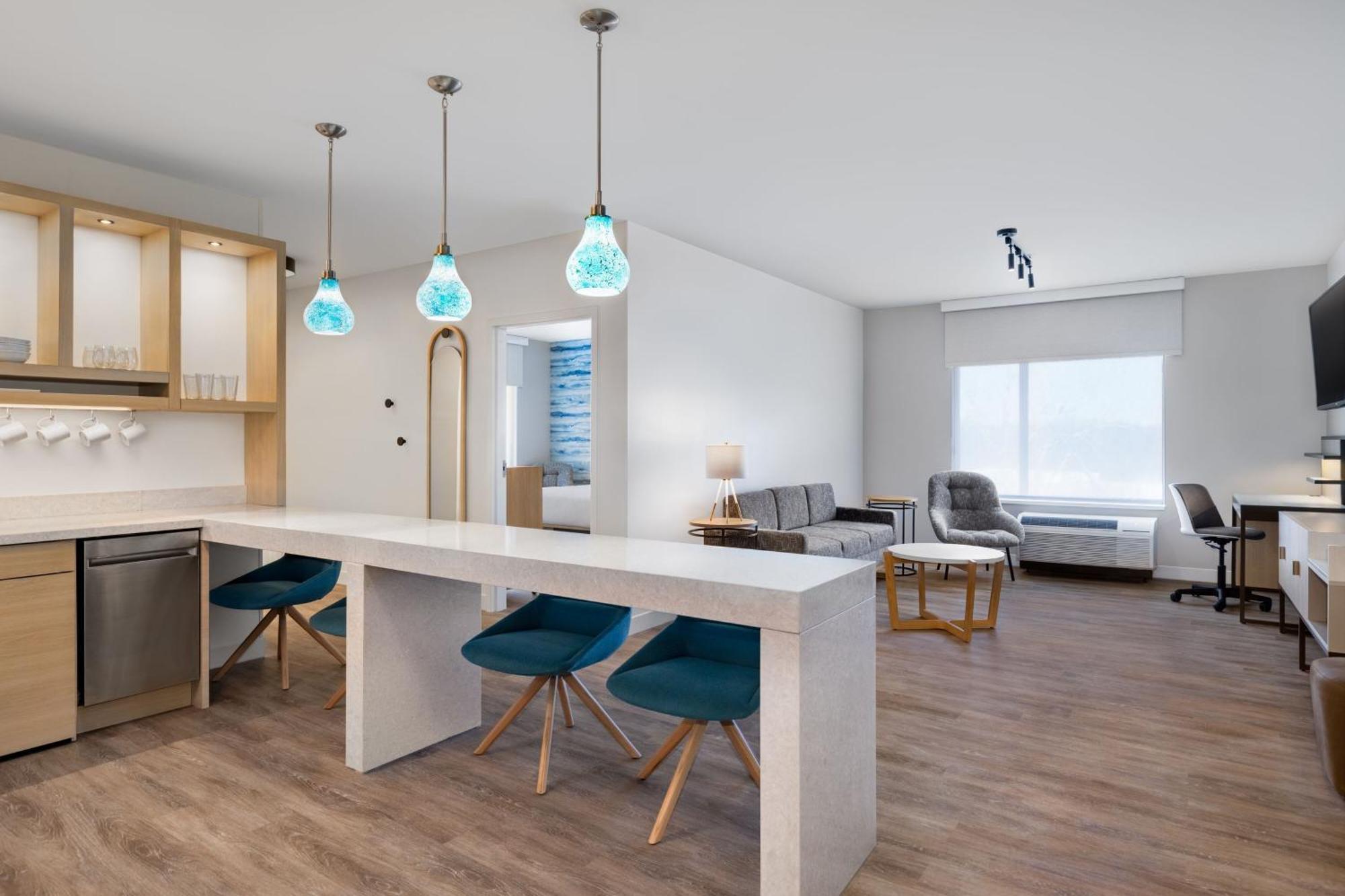 Towneplace Suites By Marriott Geneva At Spire Academy Екстер'єр фото